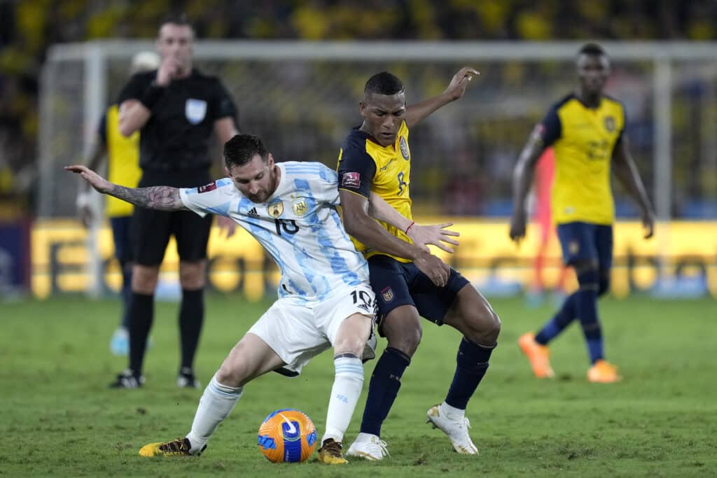 Soi kèo Argentina vs Ecuador